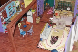 Хартиен модел од станот на Моника од „Пријатели“