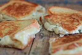 Топено сирење во лепче