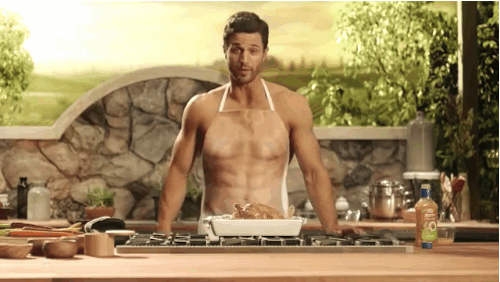 (12) Секси „готвач“ во реклами на кој воздивнува секоја жена