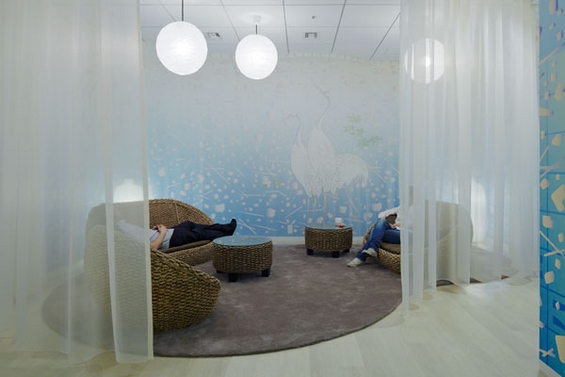 (14) Канцелариите на „Гугл“ во Токио