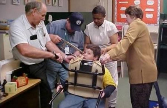 Луѓе заглавени во сопствената глупост