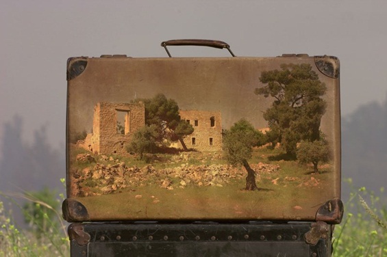 Стари куфери како платна за сликање носталгични спомени