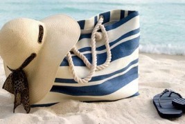 15 работи што секоја девојка треба да ги понесе со себе на летен одмор