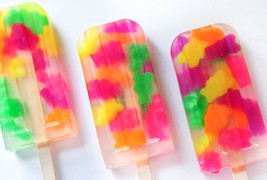 Дречлив сладолед со гумени бонбони