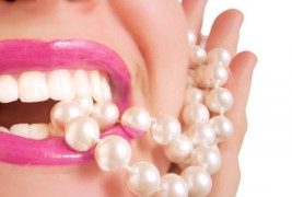 Евтин и ефикасен избелувач на вашите заби во домашни услови