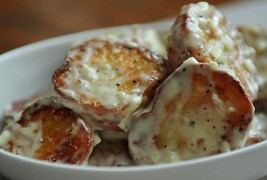 Шпанска компир салата со крем сос