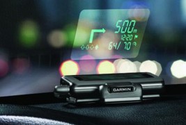 Систем за навигација кој ги проектира насоките на шофершајбната