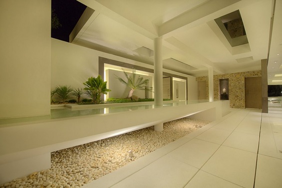 Модерна вила за тропско уживање во Тајланд