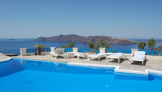 Божествен софистициран хотел на прекрасниот остров Санторини
