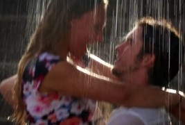 Би учествувале ли во римејк на фамозниот бакнеж од „The Notebook“?