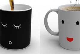 Шолја за кафе која спие додека спиете и вие