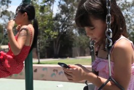 Што ни прават мобилните?