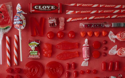 Во која боја најмногу ги сакате слатките задоволства?