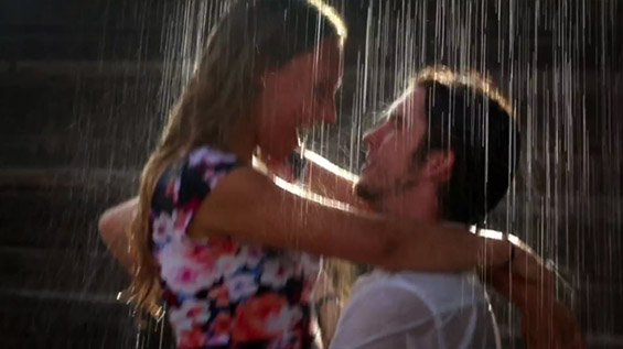 Би учествувале ли во римејк на фамозниот бакнеж од „The Notebook“?