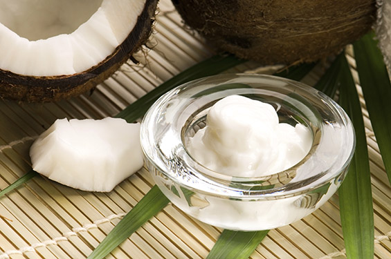 Благодетите на кокосовото масло – 100+ примени и придобивки