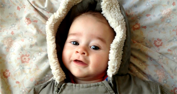 Секој ден од животот на едногодишното бебе Индиго