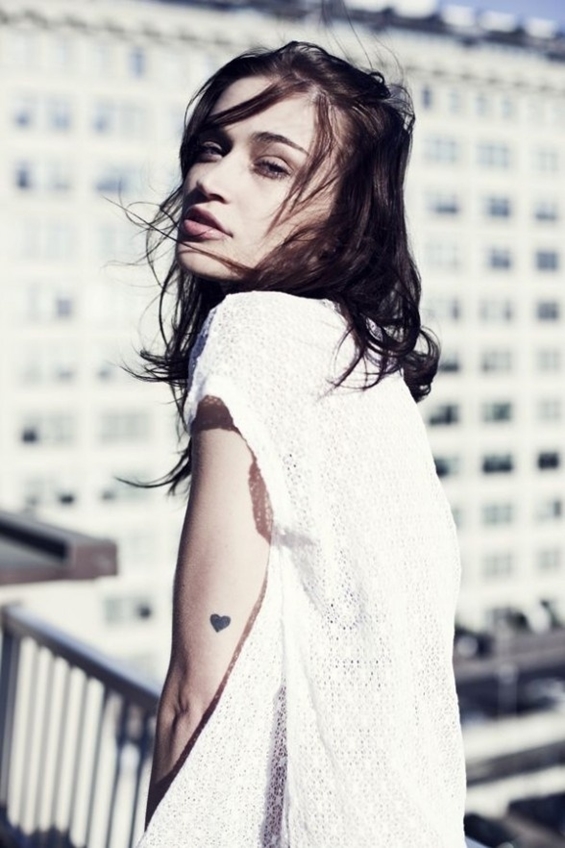 (12) Секси, мини тетоважи со одличен ефект Секси, мини тетоважи со одличен ефект