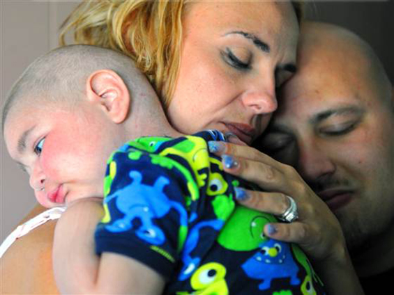 Тажна случка: Смртно болно двегодишно дете – кум на свадбата на неговите родители