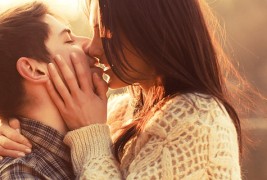 10 причини да излегувате со помладо момче