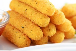 Панирани стапчиња од моцарела