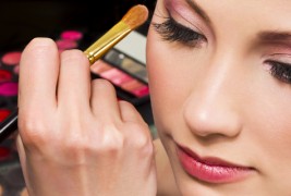 Пет шминкерки кои треба да ги следите на Јутјуб