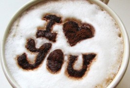 Разбудете го вашиот партнер со персонализирано утринско кафе