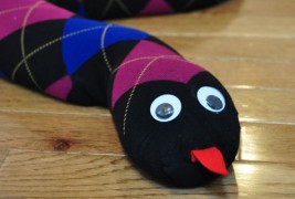 Што да правите со старите излитени чорапи