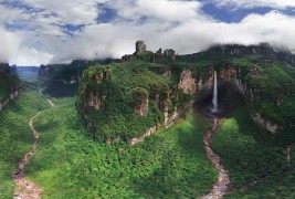 (0) Највисокиот водопад во светот