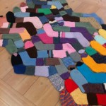 Што да правите со старите излитени чорапи