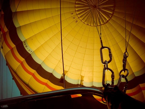 Лет со балон на зајдисонце во мистичната Кападокија