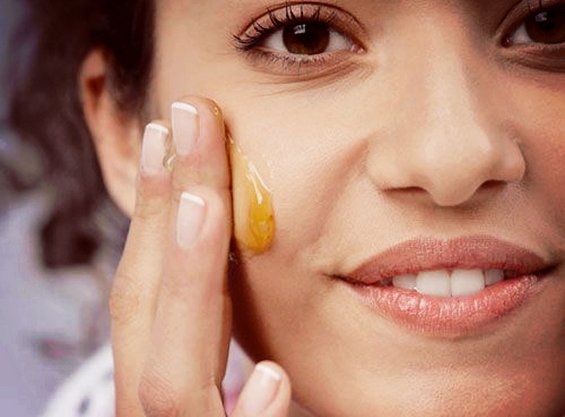 10 придобивки од медот за кожата и косата