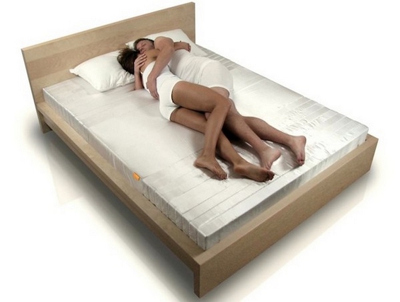 Идеалното решение за гушкање во кревет