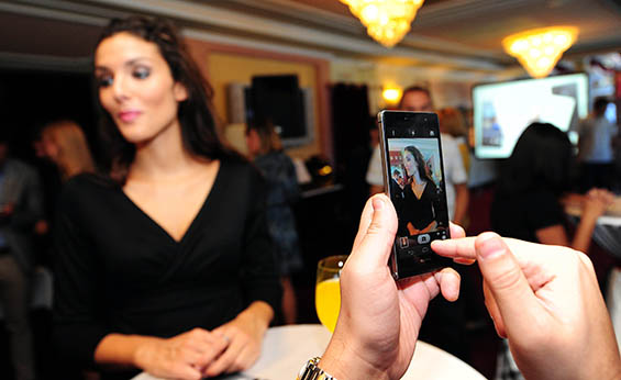 Најтенкиот мобилен телефон во Македонија - Huawei Ascend P6