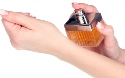 Како парфемот подолго да се задржи на вашата кожа?