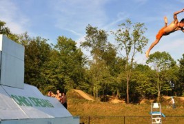 Најзабавната и најоткачена лизгалка на базен