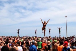 Неверојатни трикови на мажоретки кои ќе ве остават без зборови