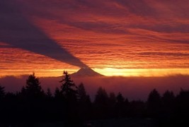 Погледнете ја неверојатната сенка на планината Реинер