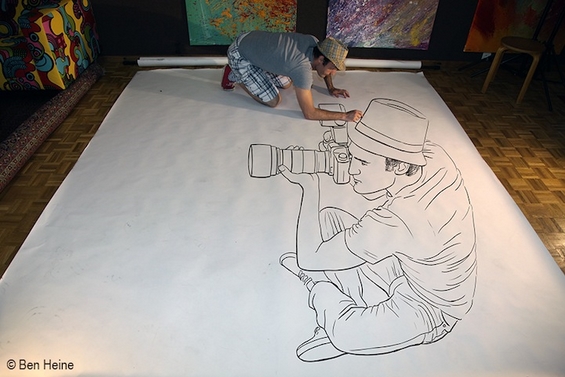 Артист кој успева да „влезе“ во своите цртежи