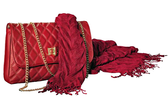 „My Red“ – сензуален парфем од холивудската дива Деми Мур