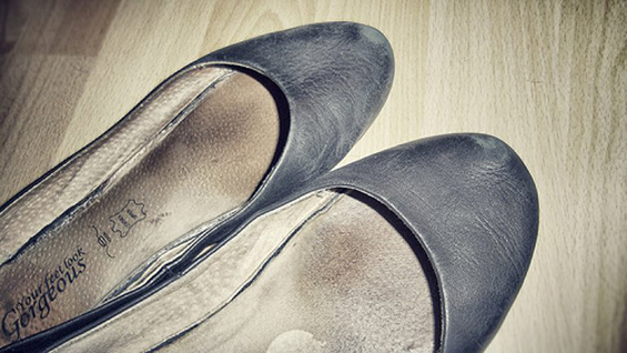 Нешта кои веднаш треба да ги исфрлите од плакарот