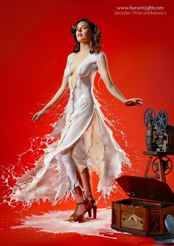 Модерни пин-ап убавици позираат во фустани од млеко