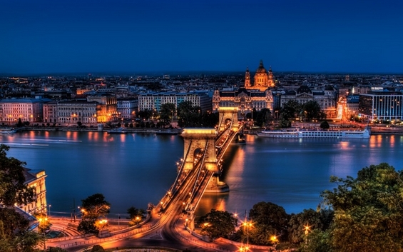 Зошто морате да го посетите магичниот град Будимпешта?