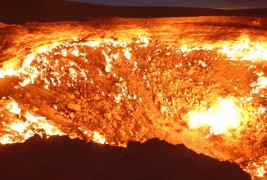 Врата кон пеколот – вулкански кратер кој гори над 40 години