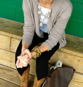 Есенски комбинации со хеланки и чизмички