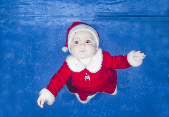 Неодоливи бебешки фотографии направени под вода