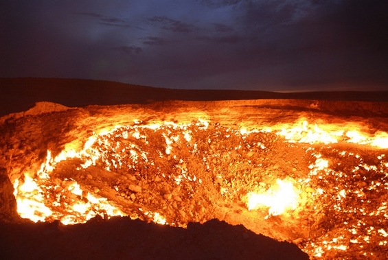 Врата кон пеколот – вулкански кратер кој гори над 40 години