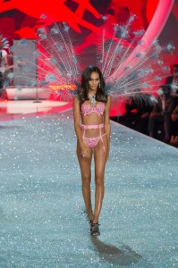 Како изгледаше вчерашното шоу на „Victoria's Secret“