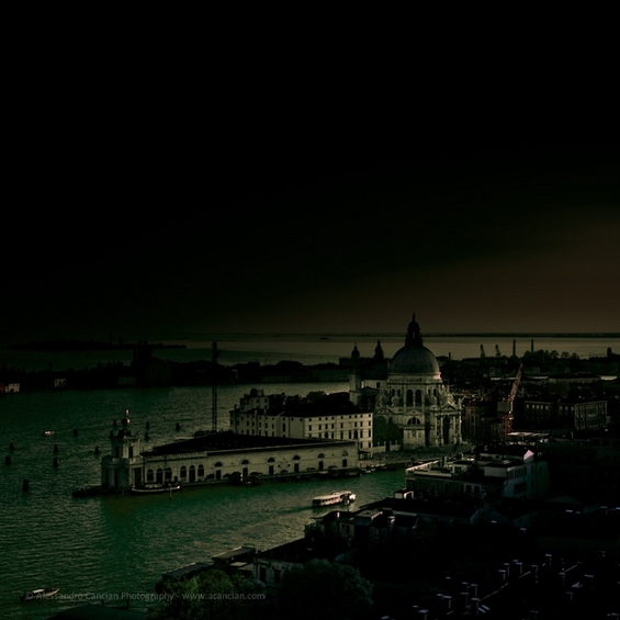 Романтичната Венеција во мрачно издание