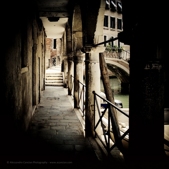 Романтичната Венеција во мрачно издание