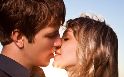 На што подобро се сеќавате: на првиот бакнеж или на првото сексуално искуство?